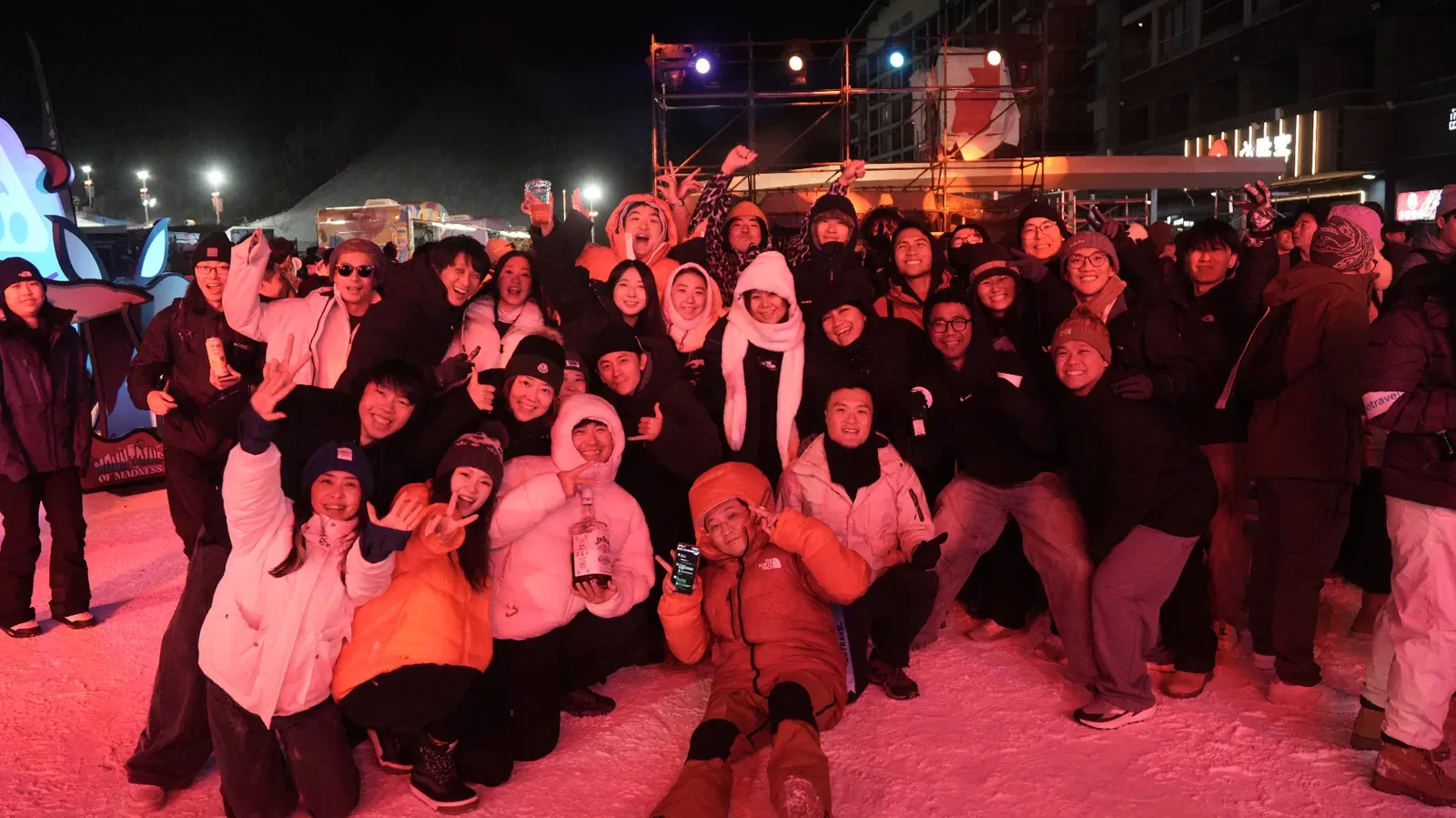 Steezy Open 參加者夜間合影